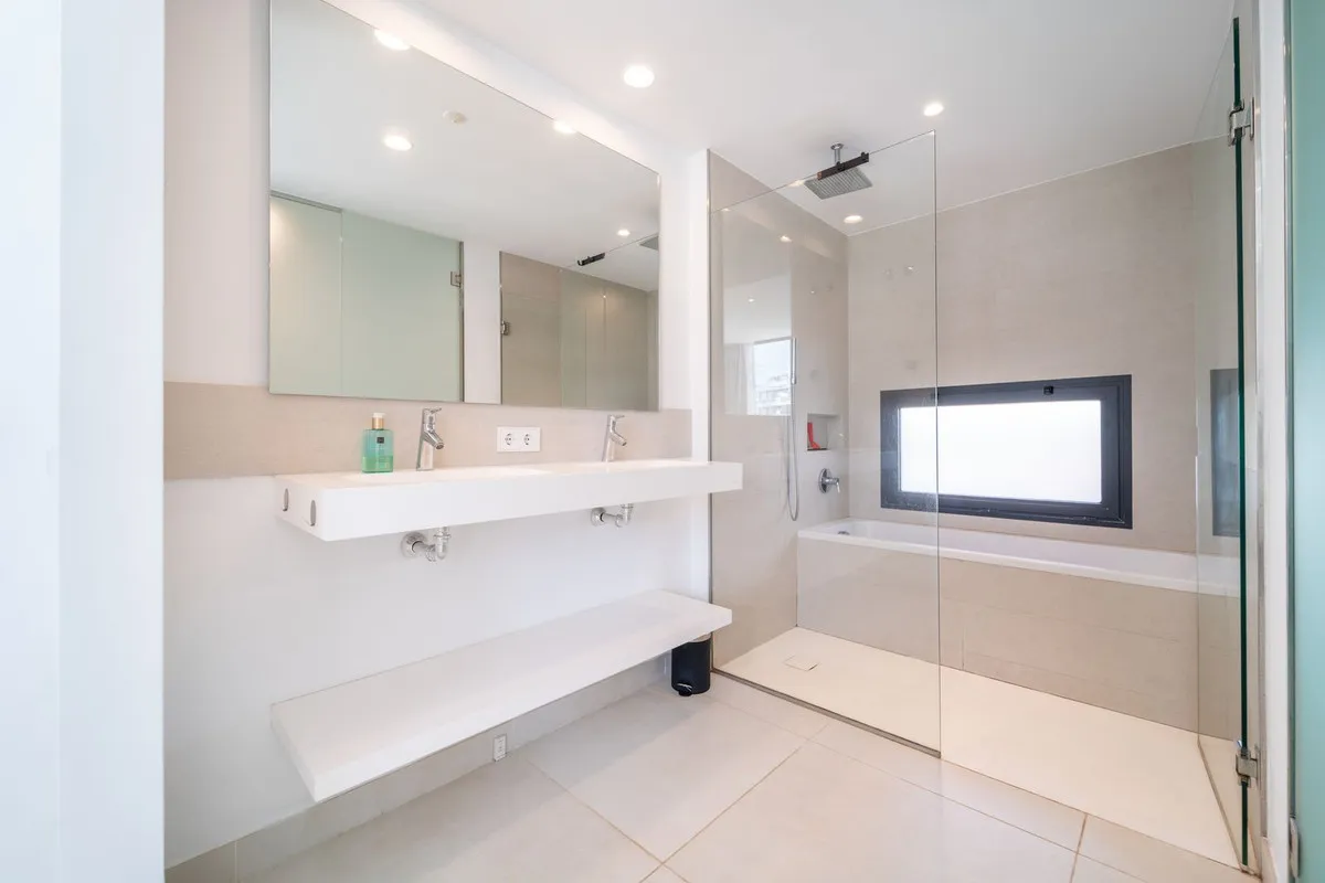 160ab91d-855b-4079-9b46-ce98b176dfa9