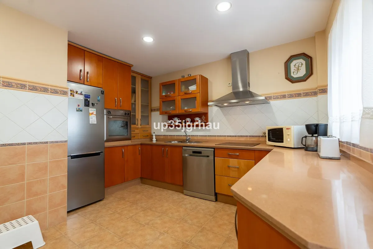 535b5cf4-07b2-48e2-8fed-3b641688183f