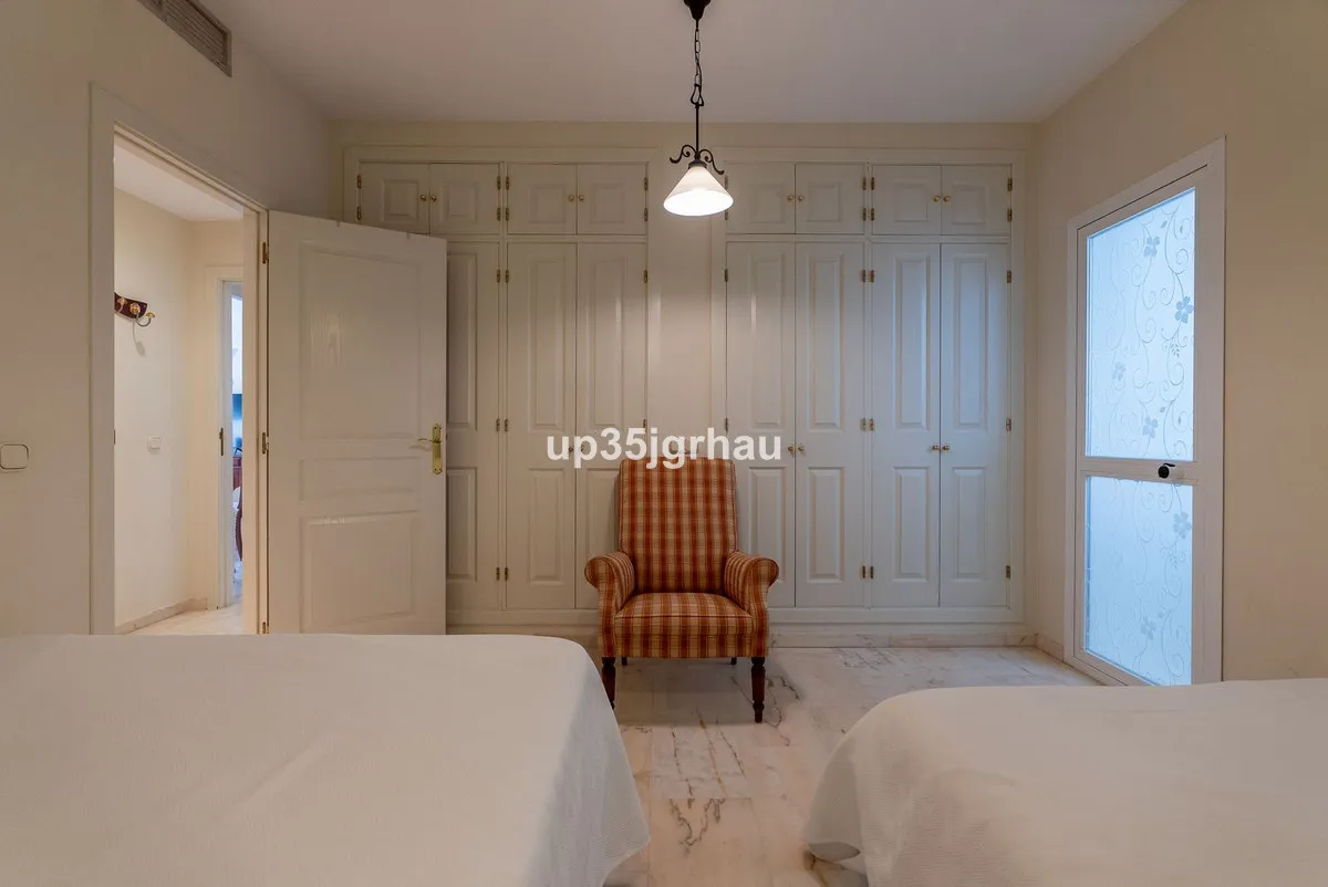 639ee439-b53c-4ae0-9e18-98eee2e5230a