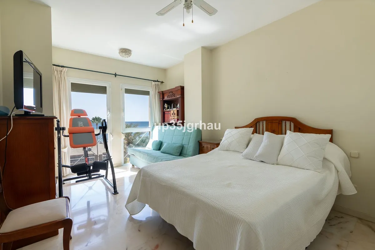 abc57e01-4daf-4bbf-b5dd-b0b5957e651f