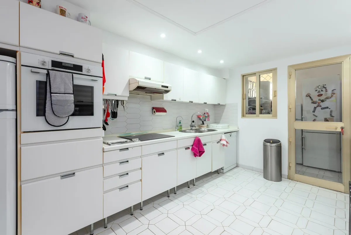 23bfd2c6-4352-461e-a0be-ce4cbfda8aa8