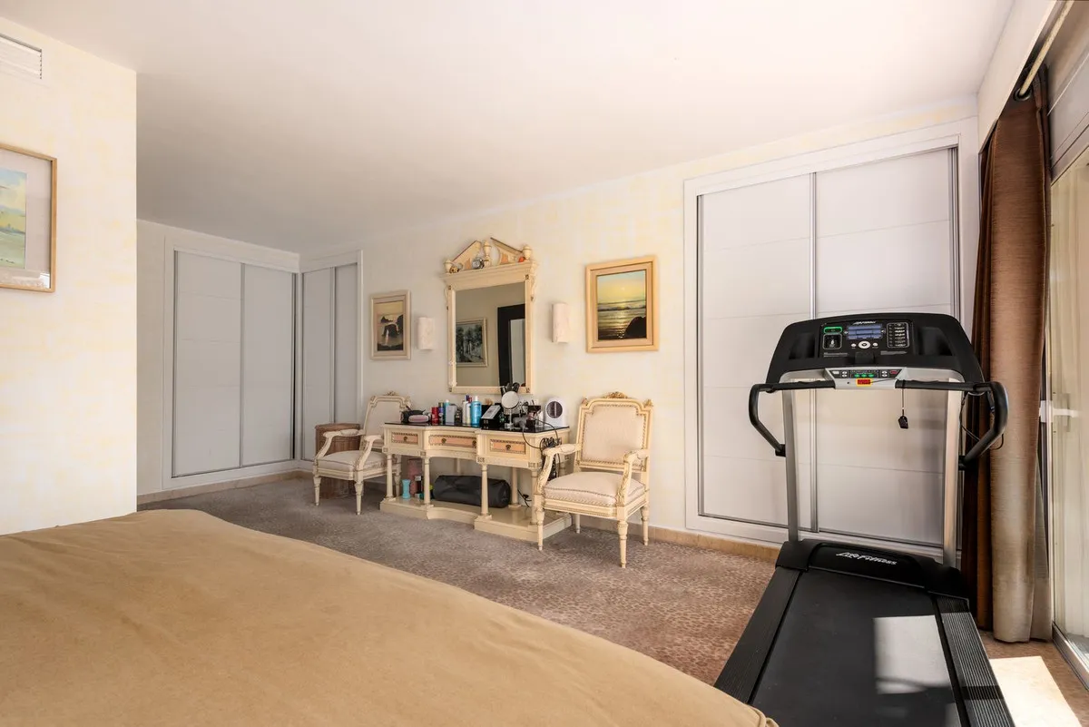 99500985-9b0d-47c1-8d21-ab772f30da53