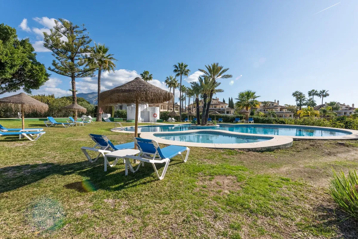 b5f4d1bd-bbd5-4d0d-aab0-4ae35a1c99a4