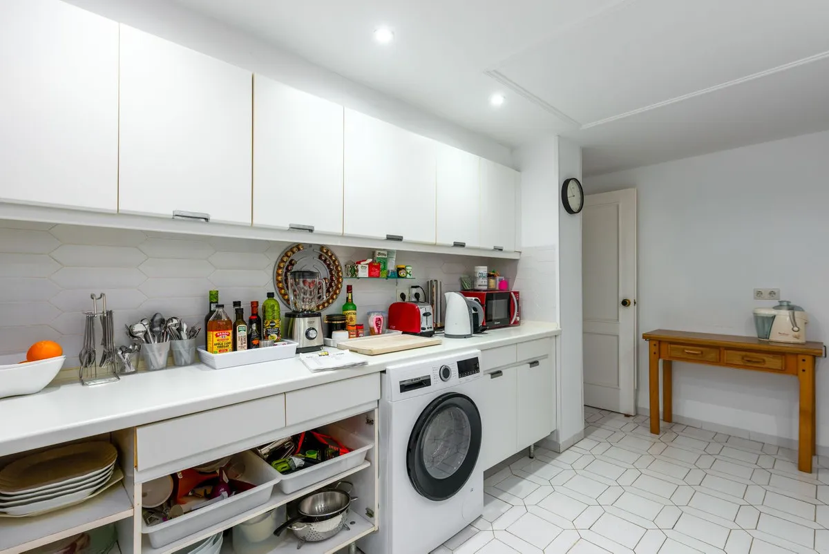 ba97c7e9-5f50-47f5-a675-40ef373a8a10