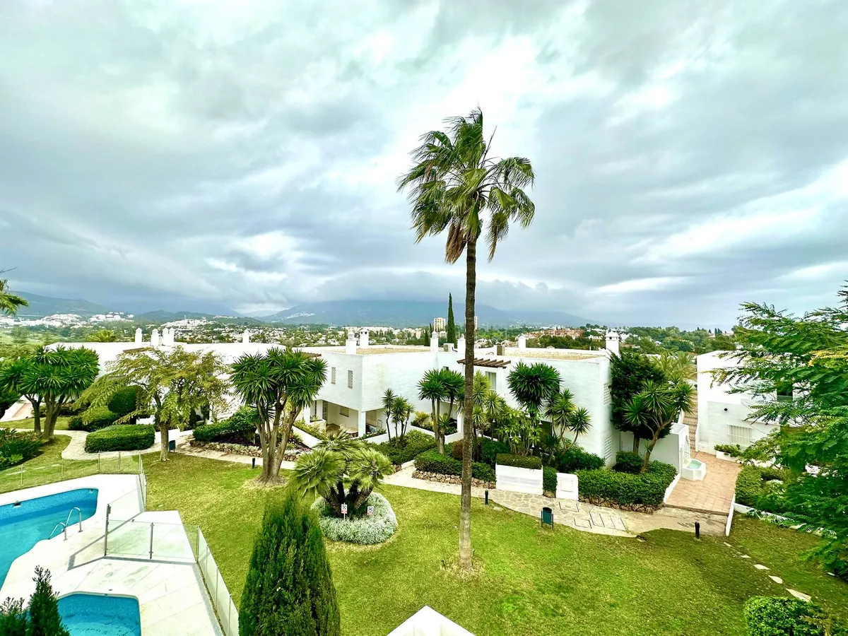 fd96d749-47ca-4ca9-8963-6568e0eb75a2