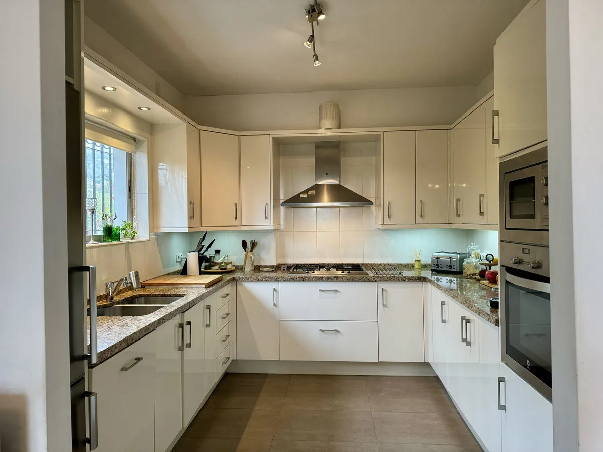 3684c506-05cc-4e73-a508-a53ccaf81920