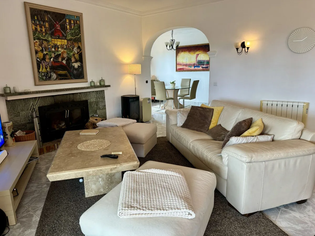 61cb2c33-2a72-458d-aedd-e88e69ec6c10