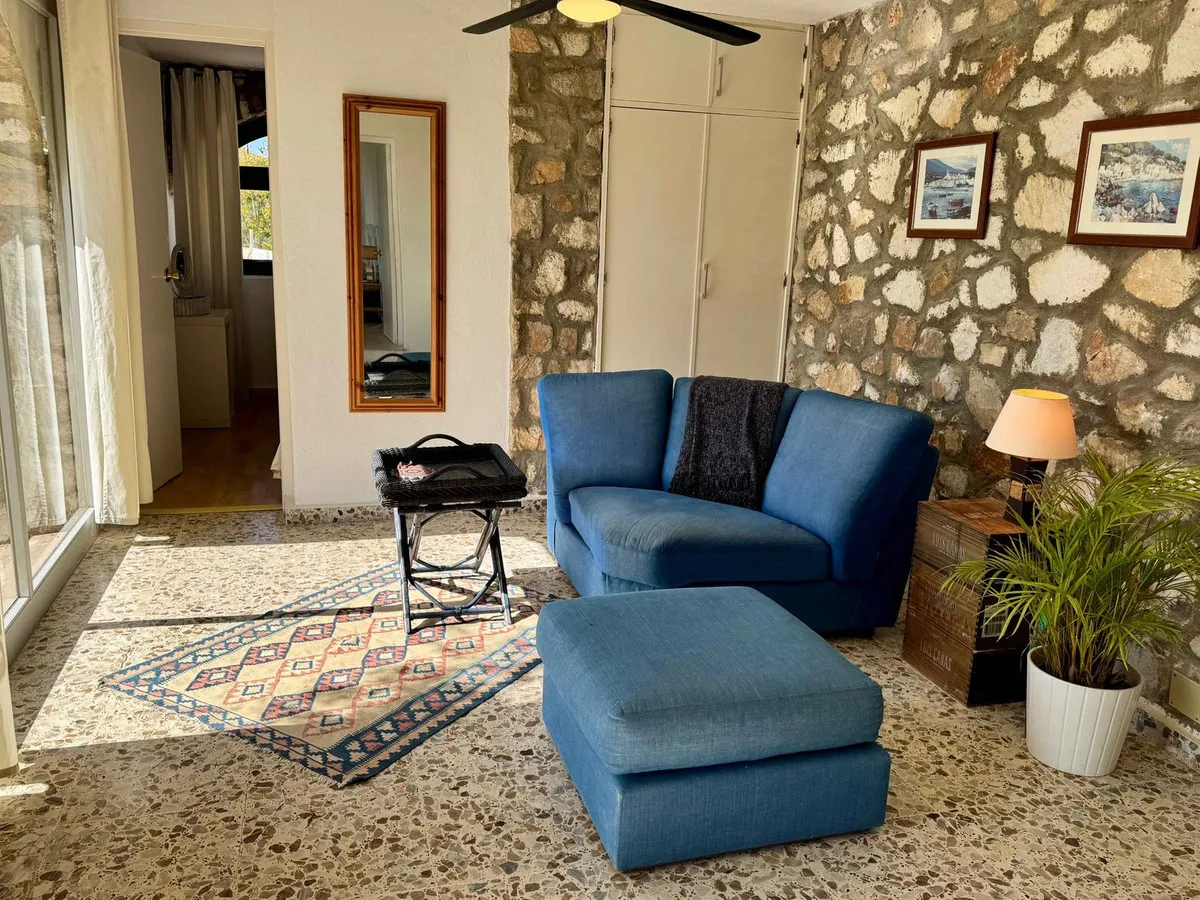 9b9e6810-7729-4363-ace1-331bdf866985