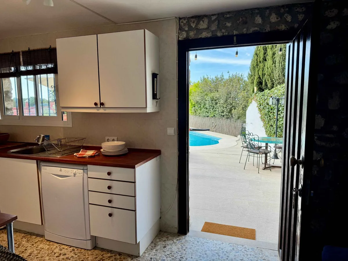 fb62f577-5621-4cc4-9f9a-74efe9856391