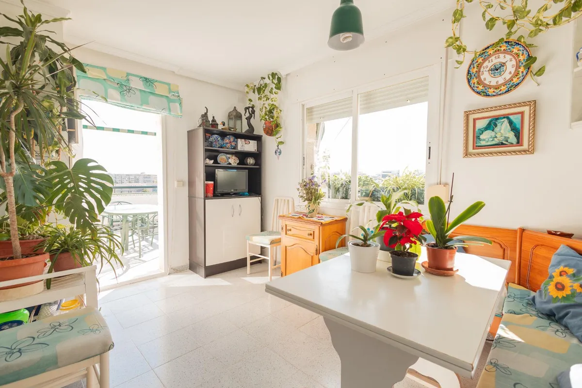 37fd6121-f956-4bc9-896c-bd79cca6420b