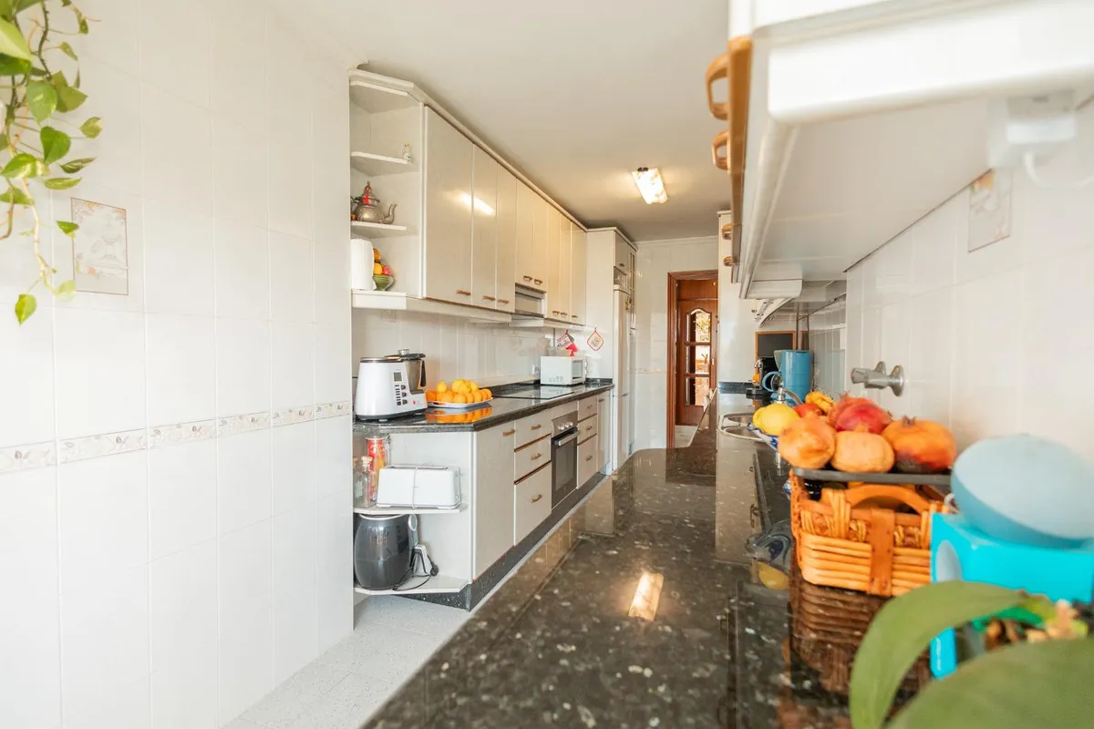 6b3f0ff6-83bd-416c-a013-64338119f112