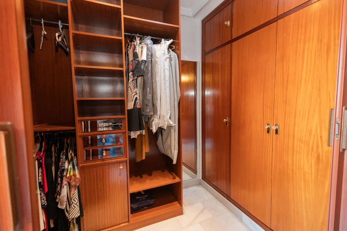 e1492b53-f8d4-46be-8e8e-57577e43bad2