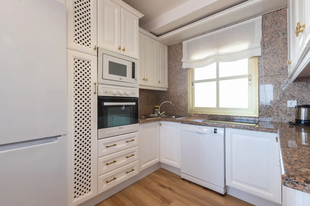 098448f0-7a27-4a6e-a68f-13896bd3119e