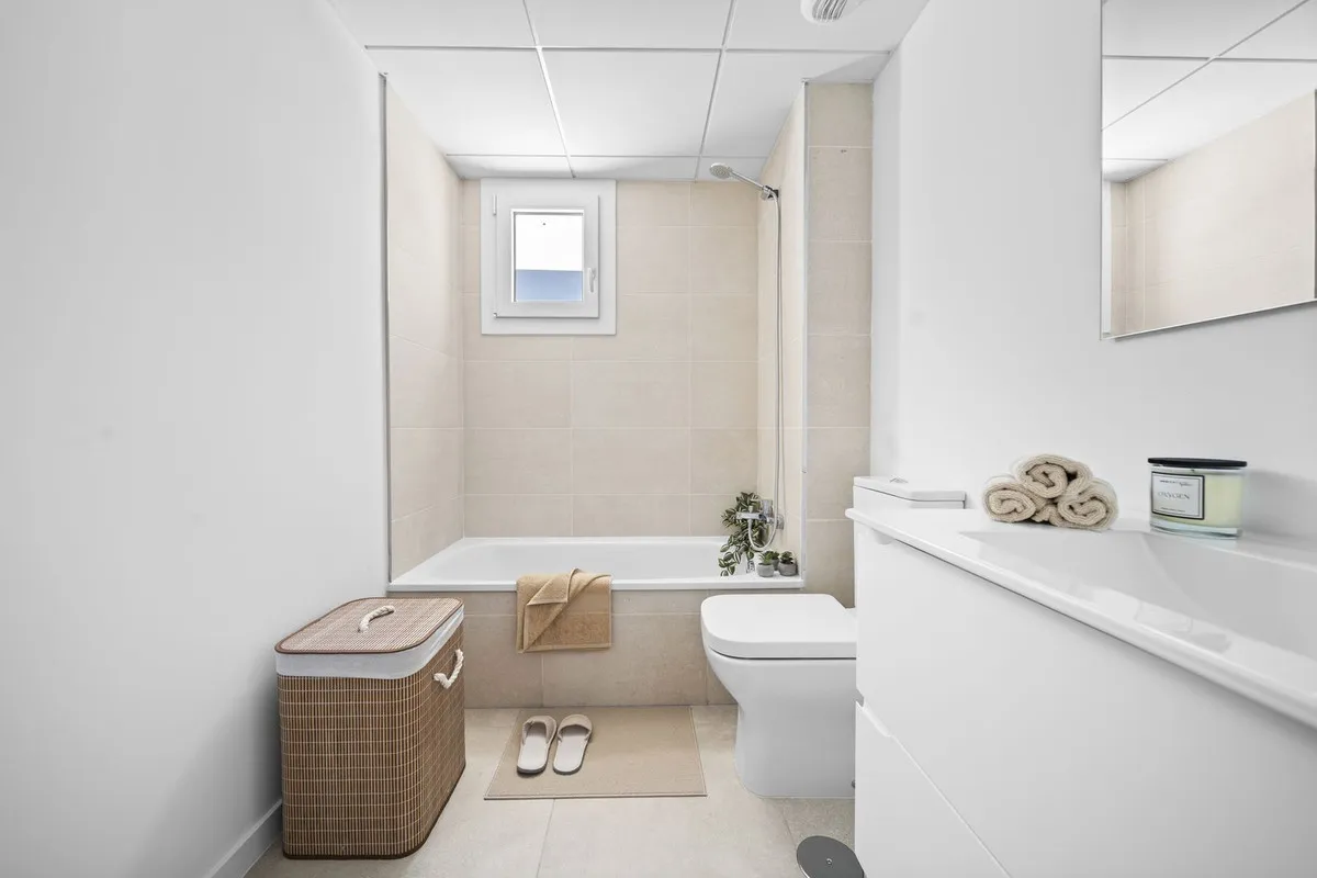 0c456b12-545d-4c45-b641-c9842119a823