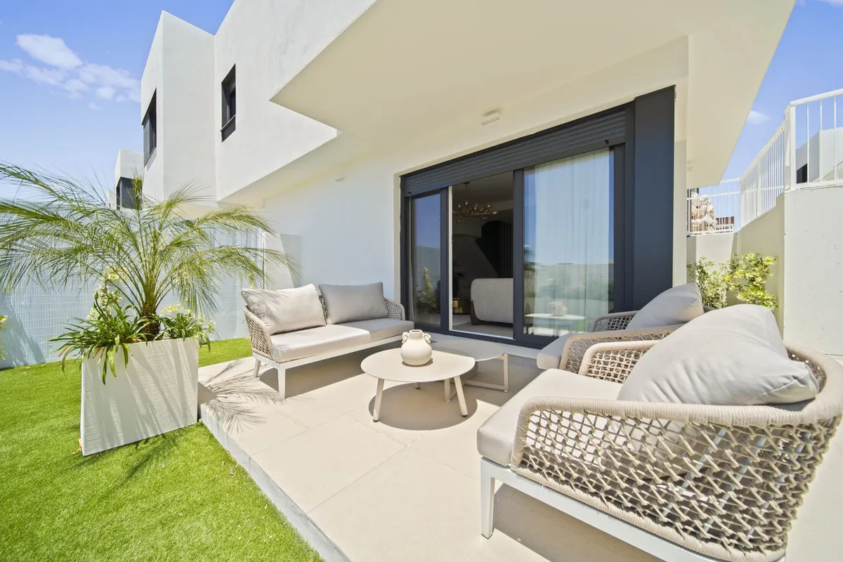 1dbfa7c4-e03f-4019-a6fd-230af106f7bd