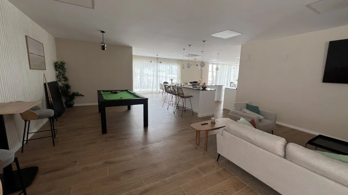 4f0cb576-63dc-4201-82d6-008eb97d87de