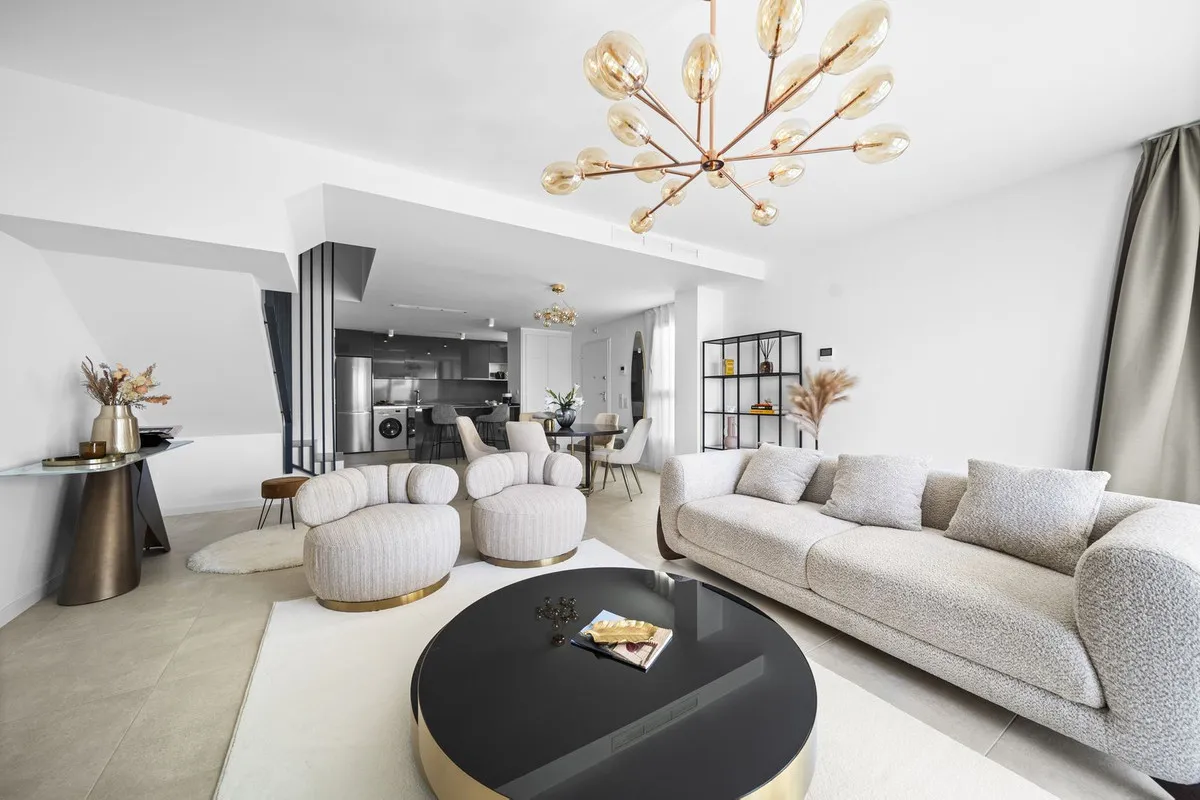 5a59f6eb-6dcd-4678-8b91-47f93eba1c4a