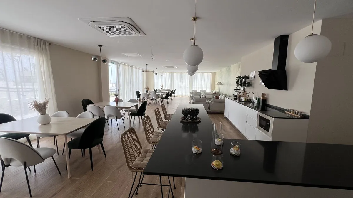 74f5fb27-8c00-424c-a508-6680e77e4010