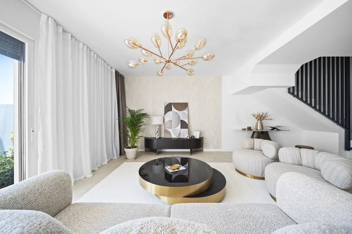 ac1c8b7e-0376-4d9a-8e20-95ef1f54f967