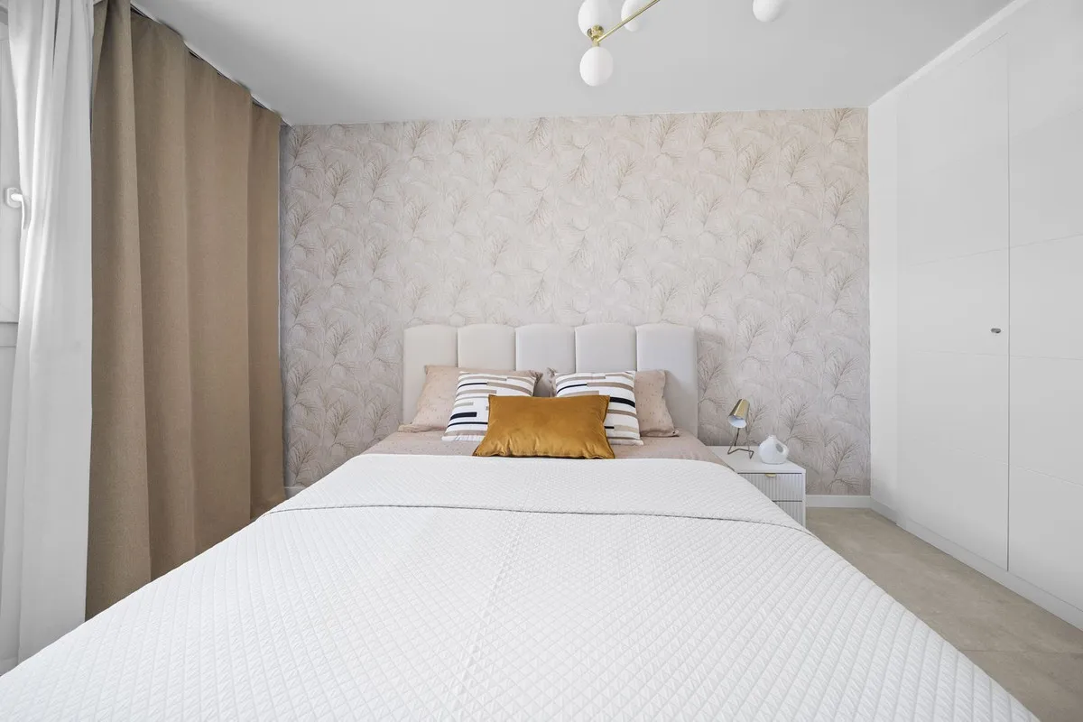 c17f7d04-3827-4d9d-a3c0-cf7e1ce16242