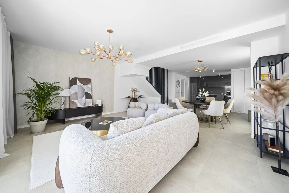 cb95e779-b9d8-4c9a-b9c3-5a921599aa1b