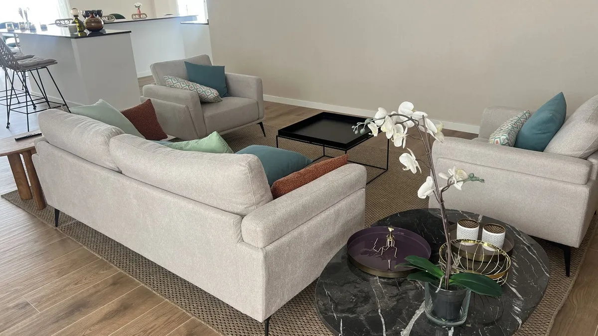 dc9cce45-7e38-40dd-9d80-2e12b9c9cae3