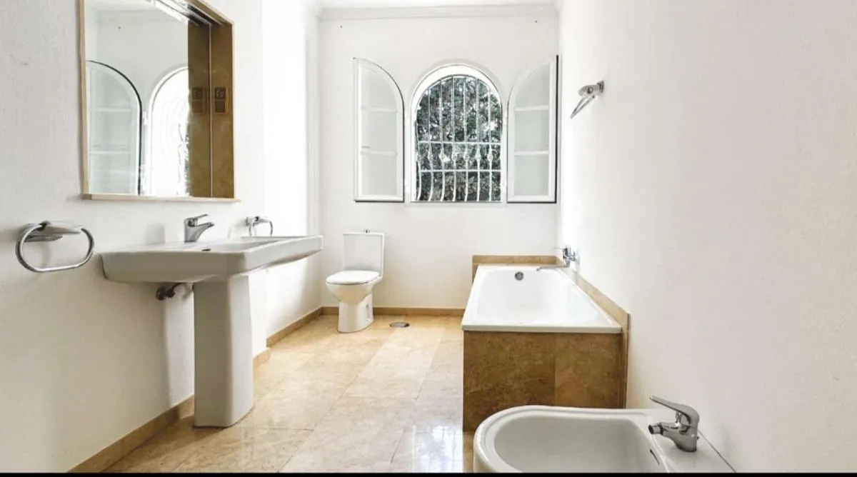 b14895f4-06e6-4d63-9284-5f809c15c02c