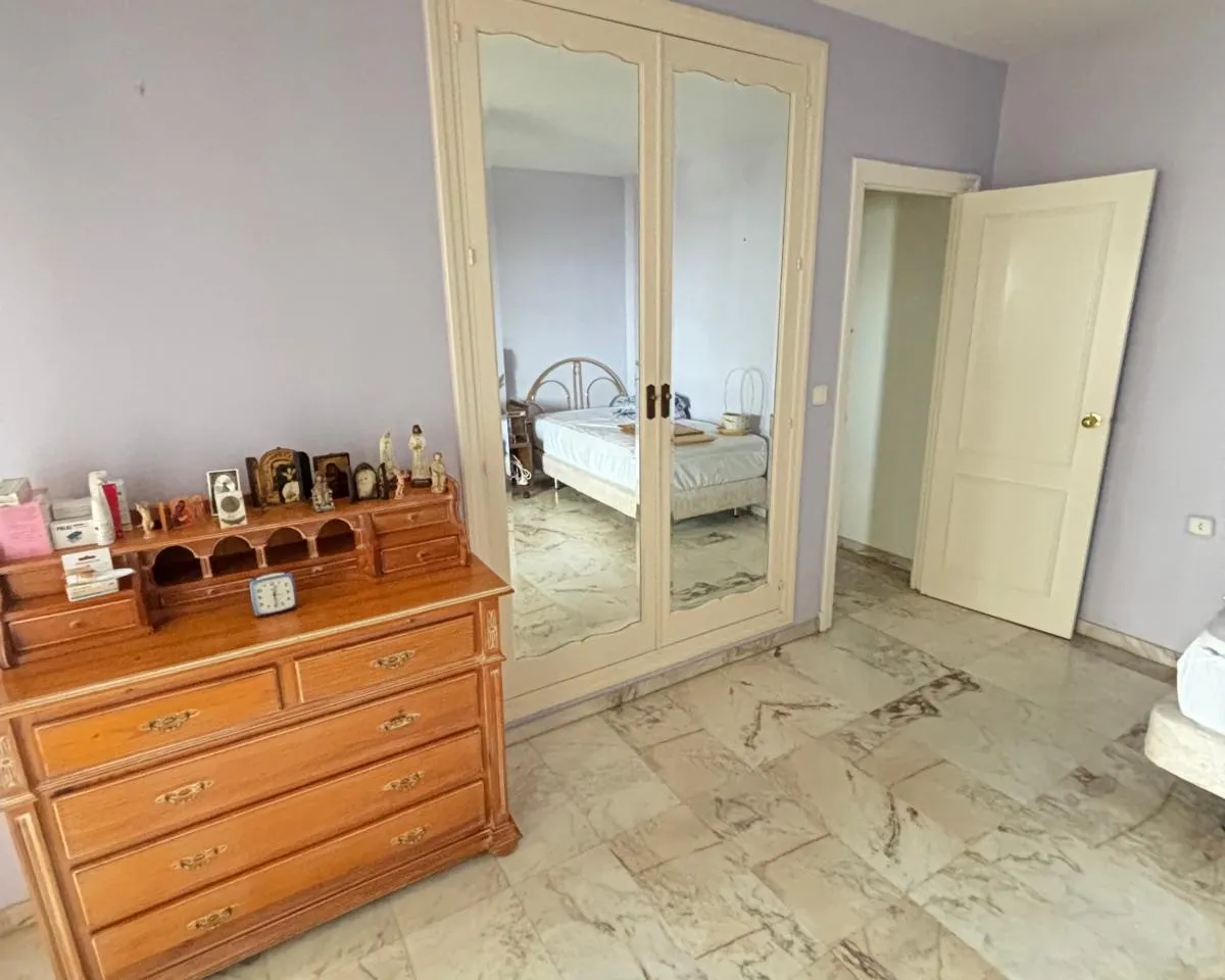 80b0e8b7-5cec-46f0-b553-6ddd46319e79