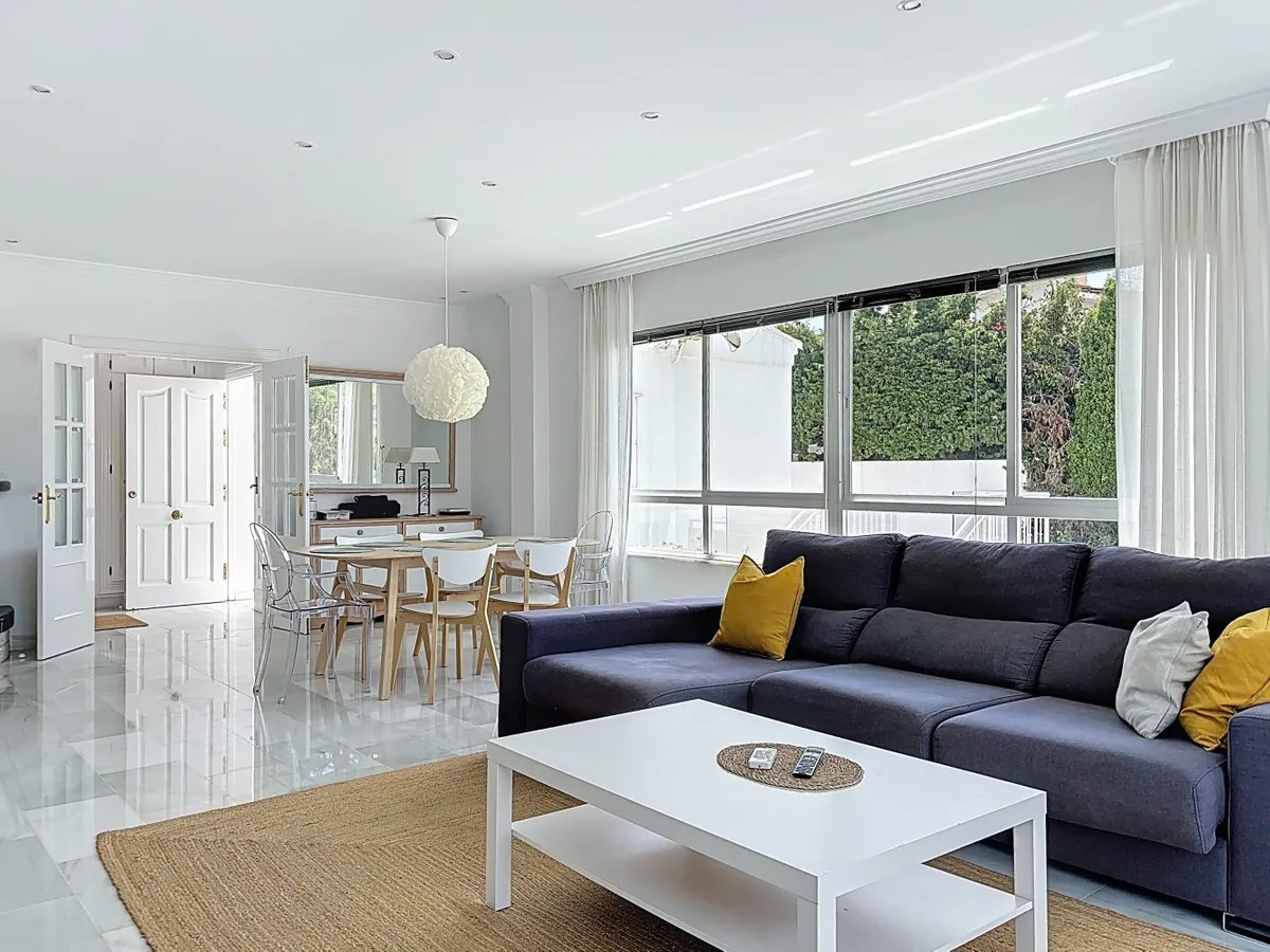 c157e280-37a9-49a6-94fc-381b585bcd98