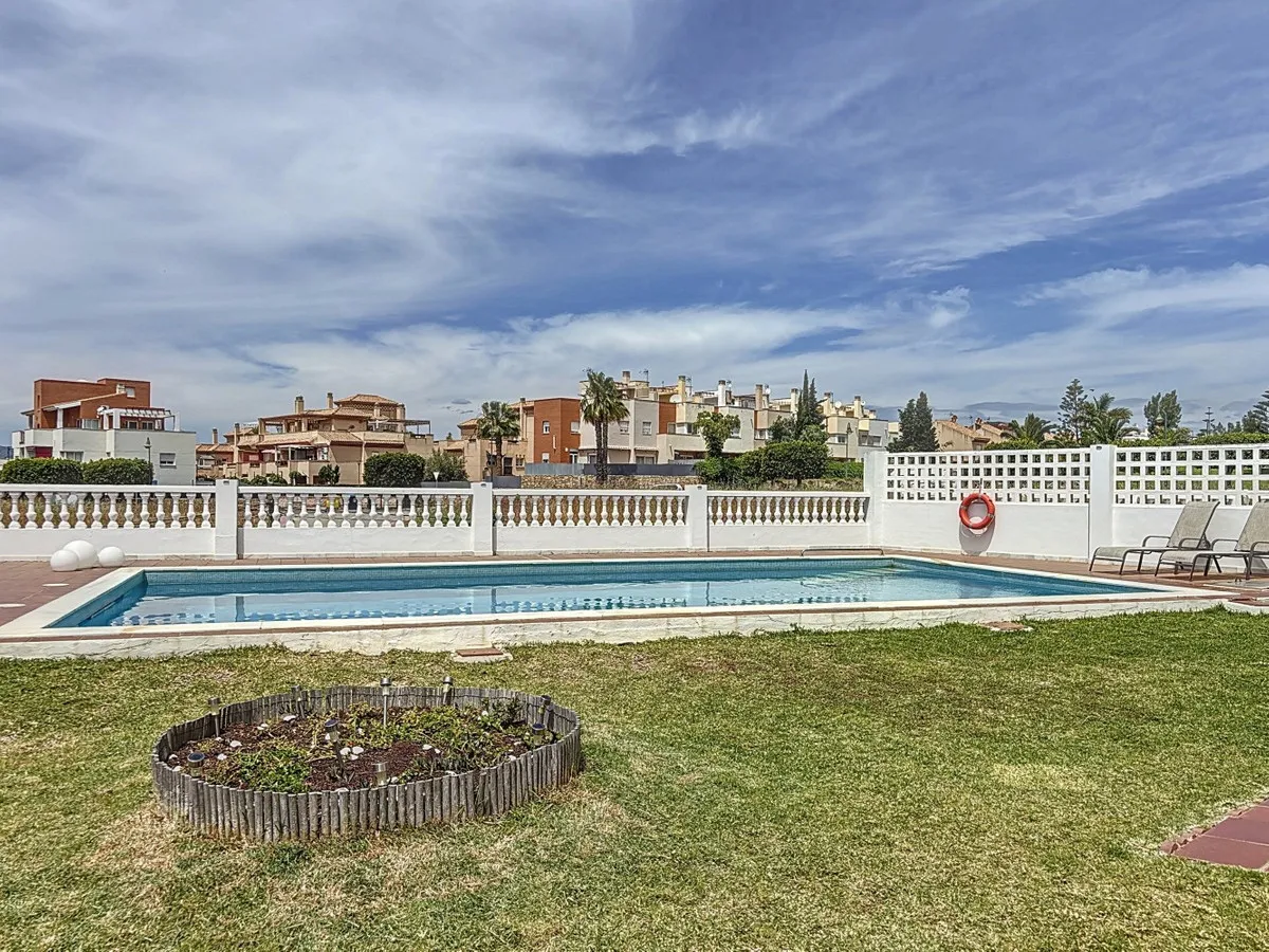 d0015fa1-2f2c-4e43-aa53-062d493b40f4