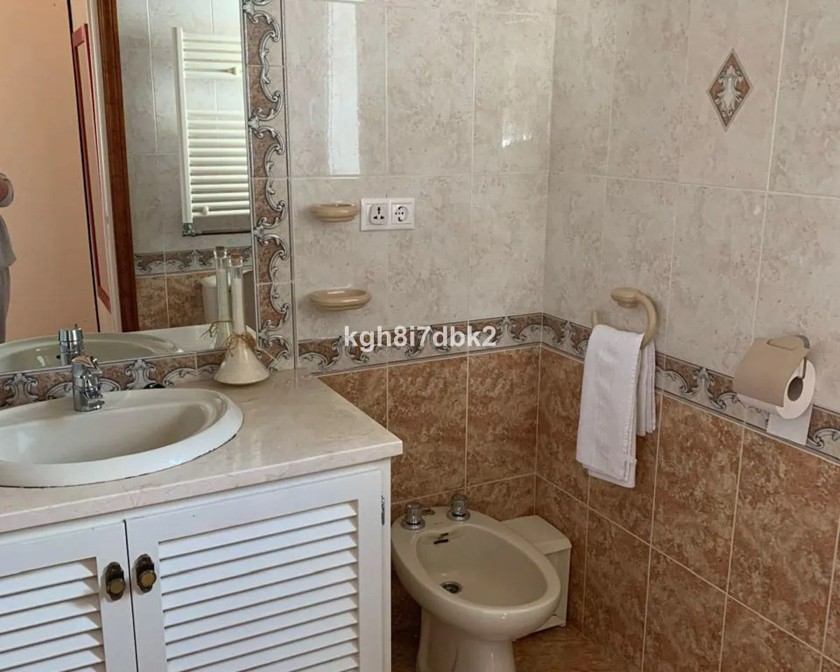 72ff4830-3881-4973-bc80-ddaa802e7282