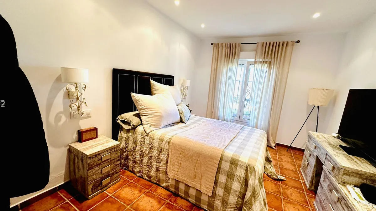 f54e8a7b-a543-4f0e-8cdc-0d6bd183fb57