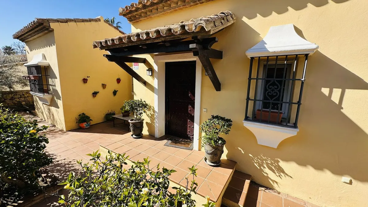 f98f07d1-06bf-40a8-b650-f8c9fa8a918b