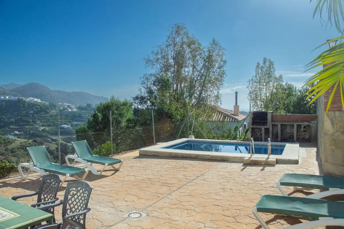 832e8eda-00a7-49c6-a8ff-f1c7d4a09467