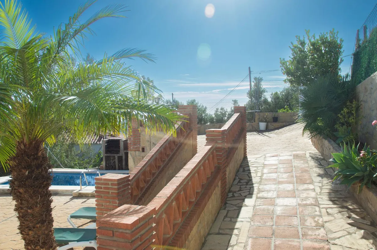 fa0a2cf8-a5b4-41b0-8e01-15e758e99414