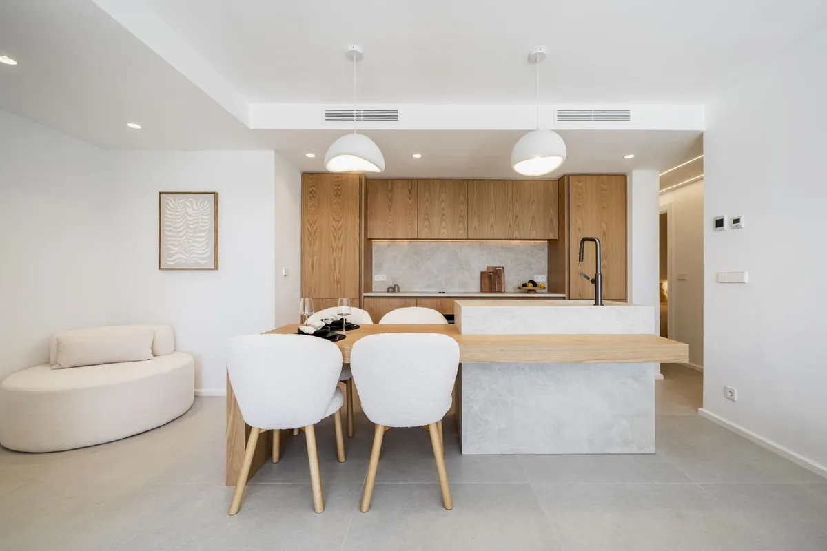 4b1f78bf-549d-432b-b118-8059b21ac216