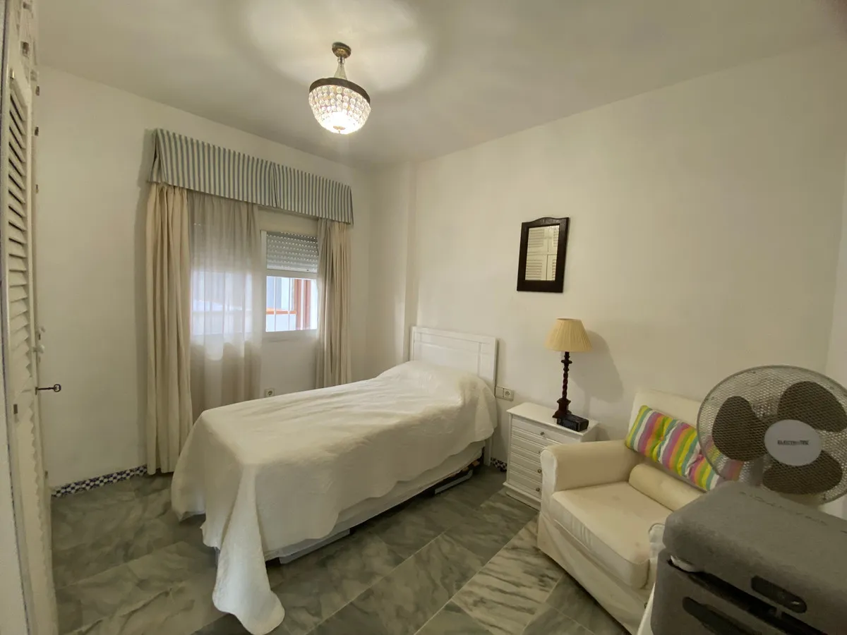 b476a7f9-9c2d-41df-bf41-b31c51b80326