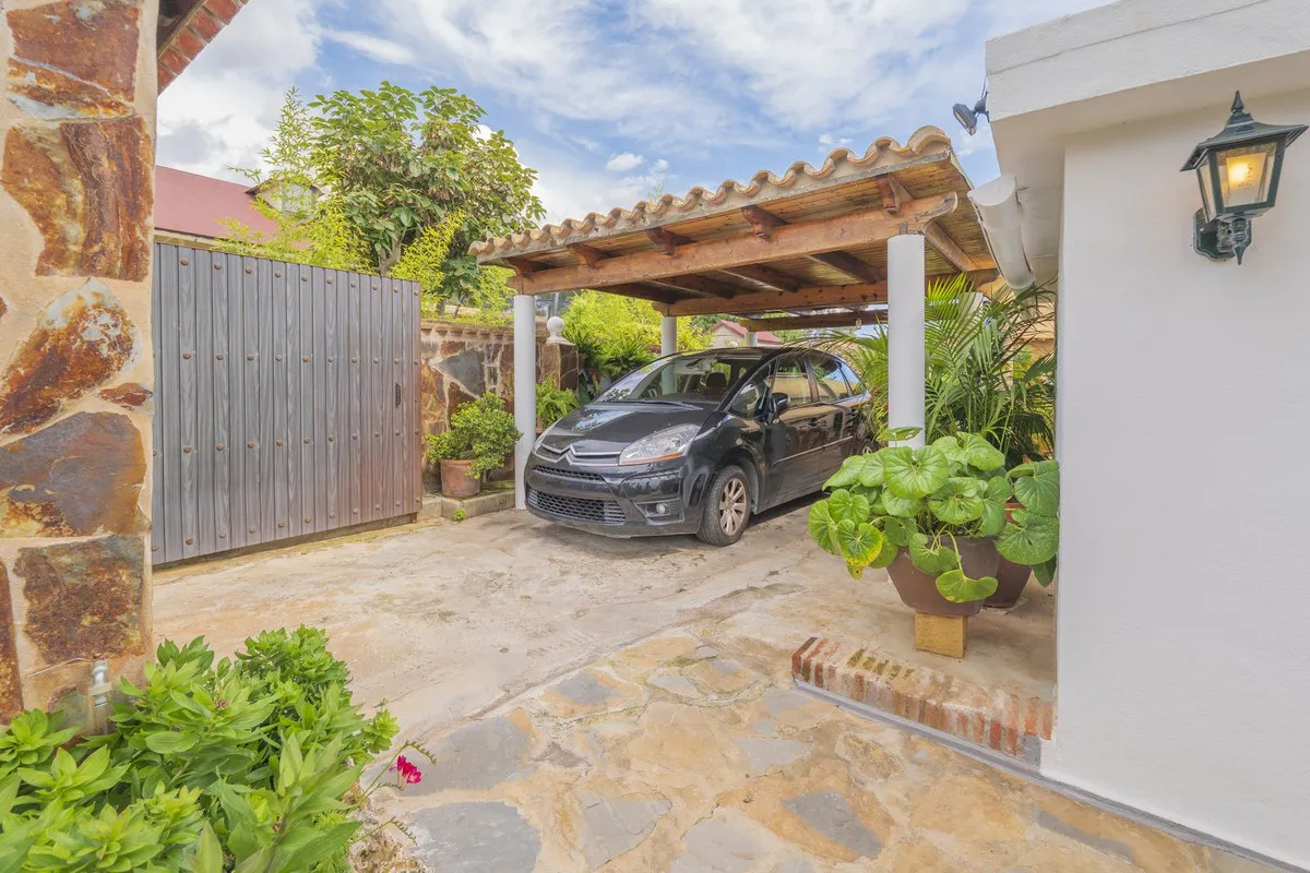 1f2b7e1f-8a17-40fc-93d2-ae91c2c78e43