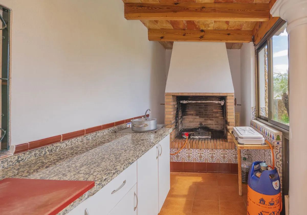 b585243d-a795-4b54-a36b-0d7103da8d48