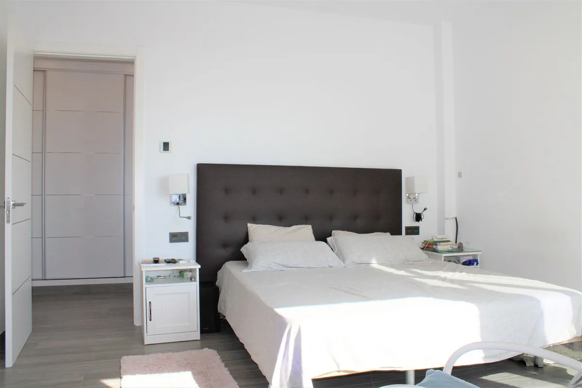 d7e65220-edd8-4777-be67-5cce41126d63