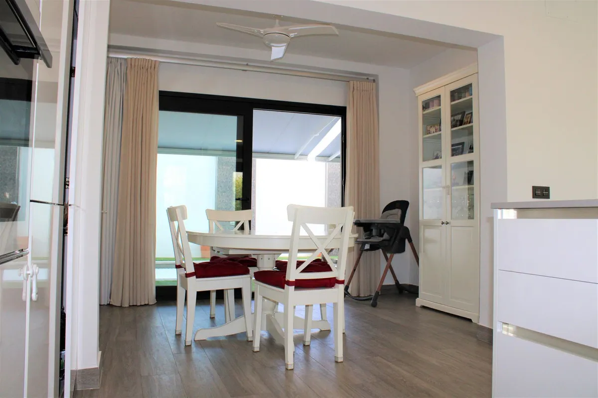 e4fb364f-77f1-40af-8068-2b4b2a298247