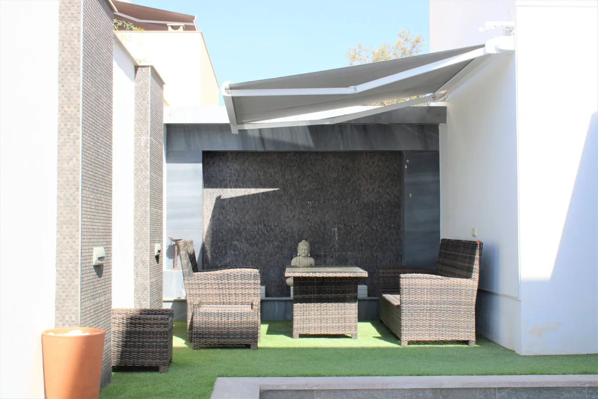 f7b17b27-977b-4e66-8527-0524325f3873