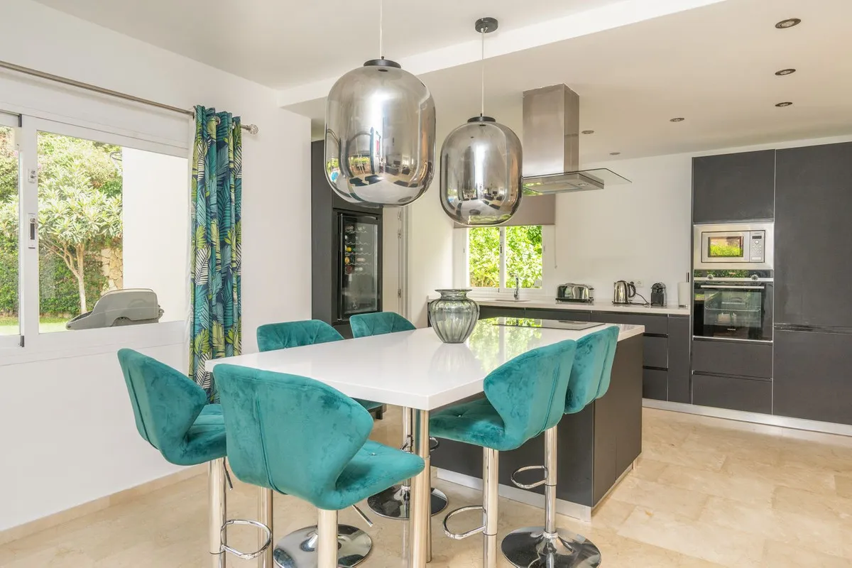 3dd7cb8f-348d-4eef-9a94-ce18c70cba71