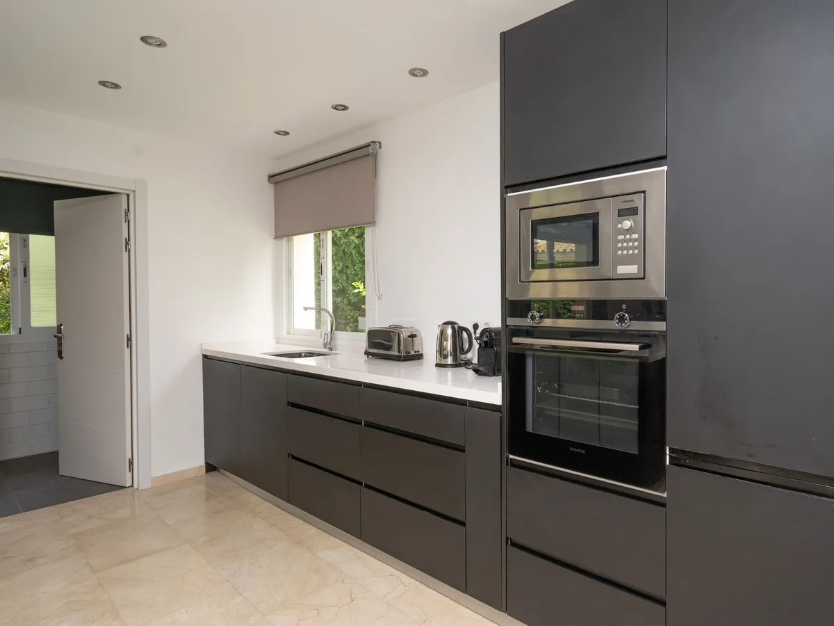 54868293-4343-495d-8092-be408fc64db0