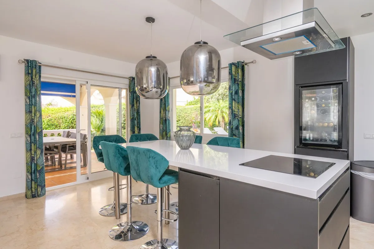 8715833d-44d7-4ad3-8dfc-abe63b3026de