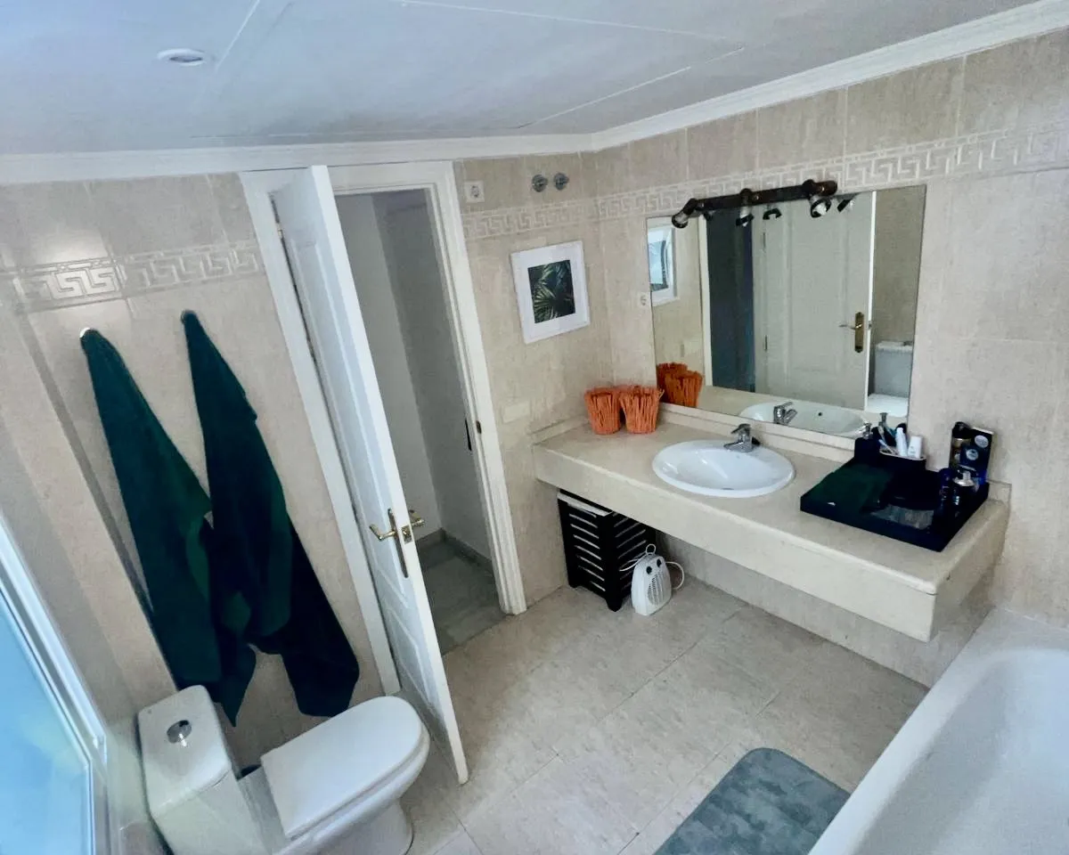 749108ec-53dc-4b31-8d8c-f812680b3502