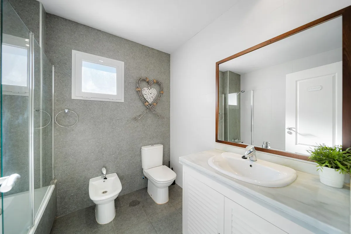 081d03d9-3764-4e35-a2f9-6d26c47f079c