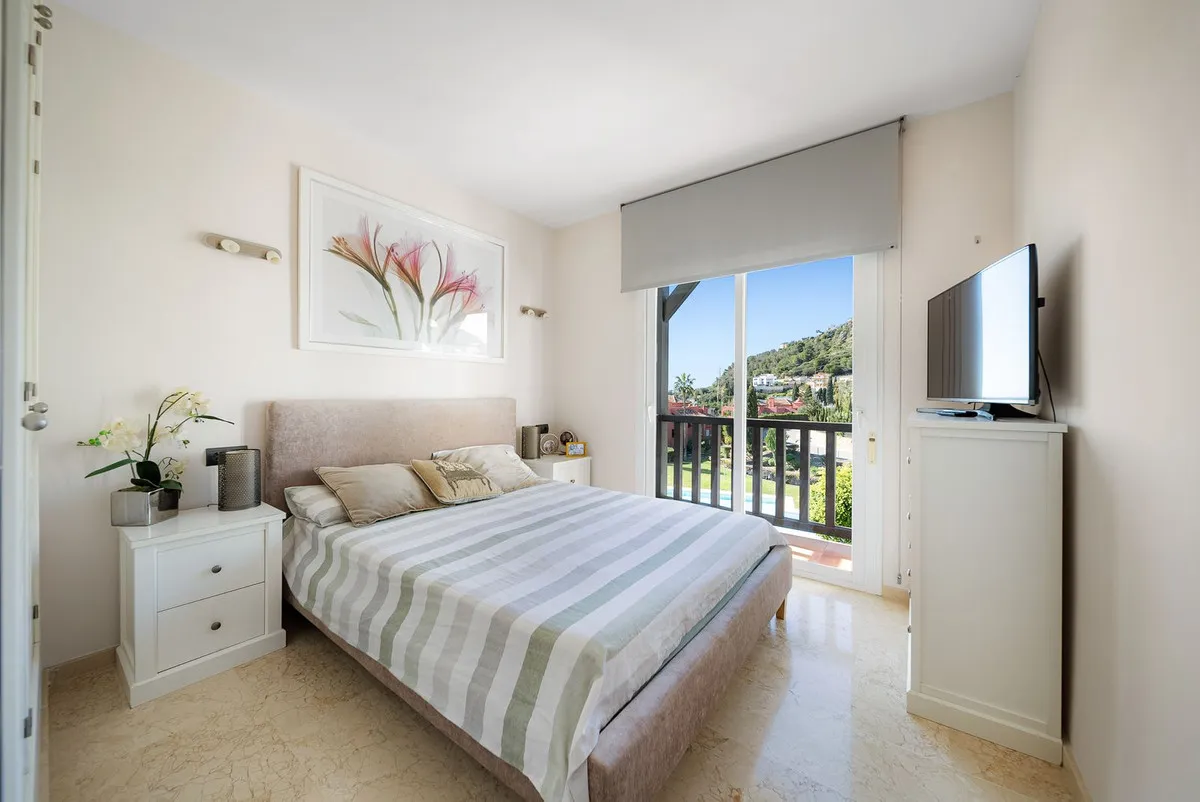 47a32bd5-d8af-4a51-842a-04971405acd9