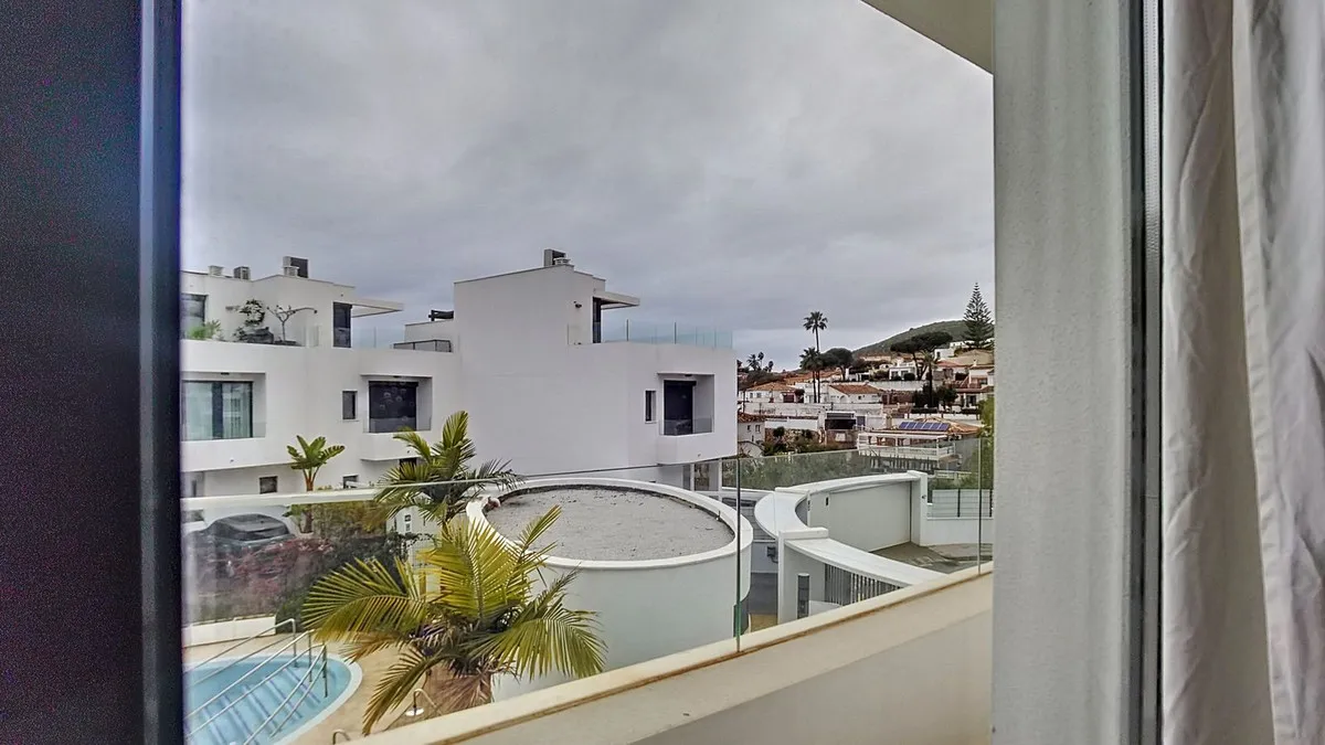 0bf38192-691c-4c60-bd20-34db419dfe33