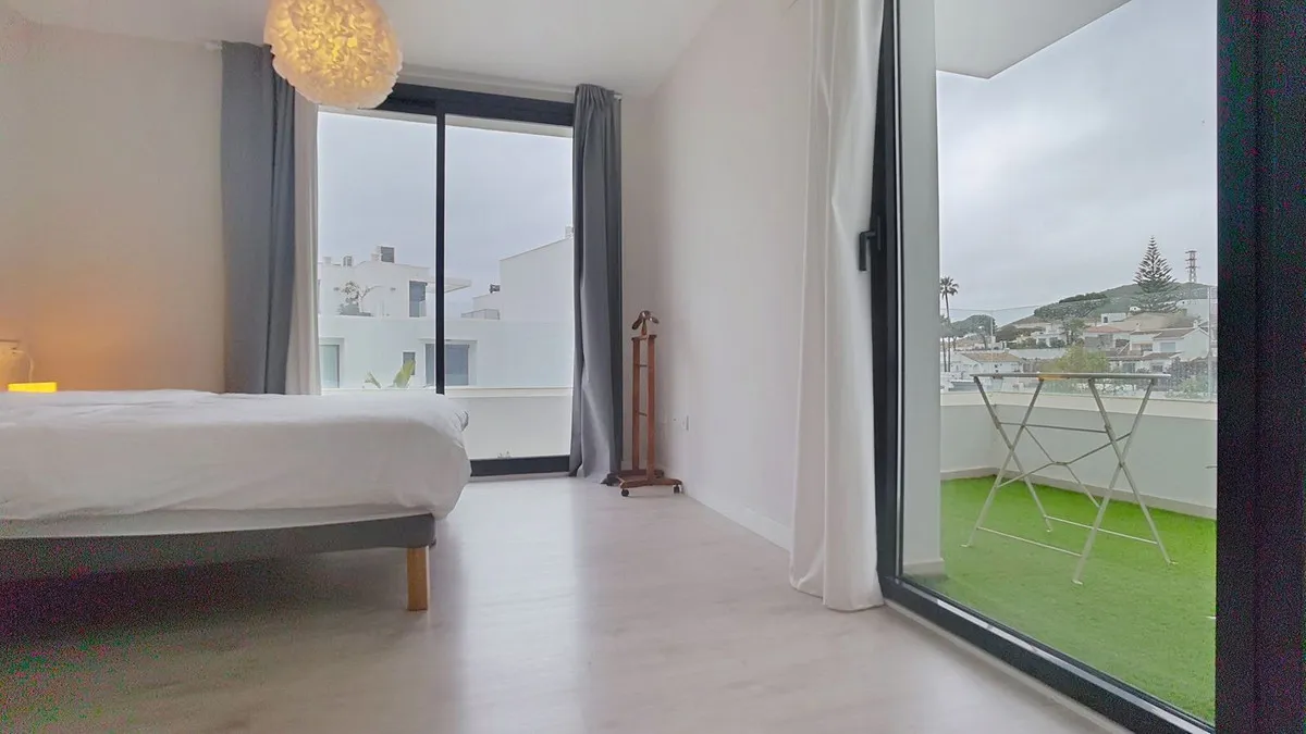 24f83f6b-f48a-4e51-8bf4-89fd3c09936c